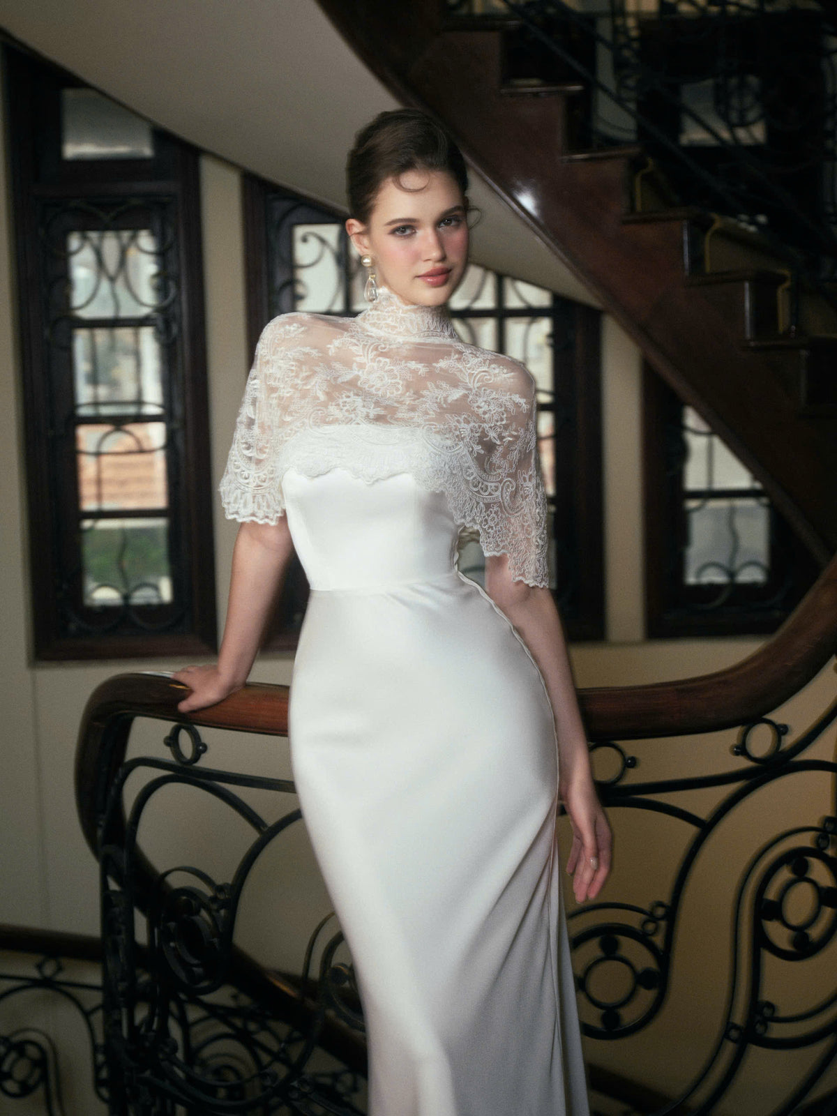 ELIA LACE CAPE