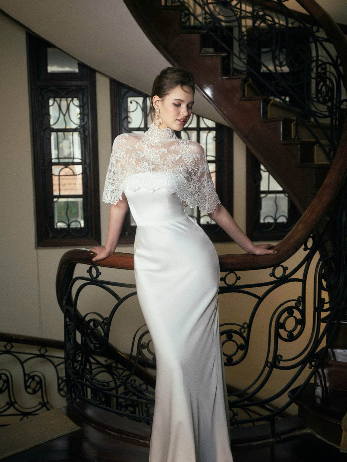 ELIA LACE CAPE