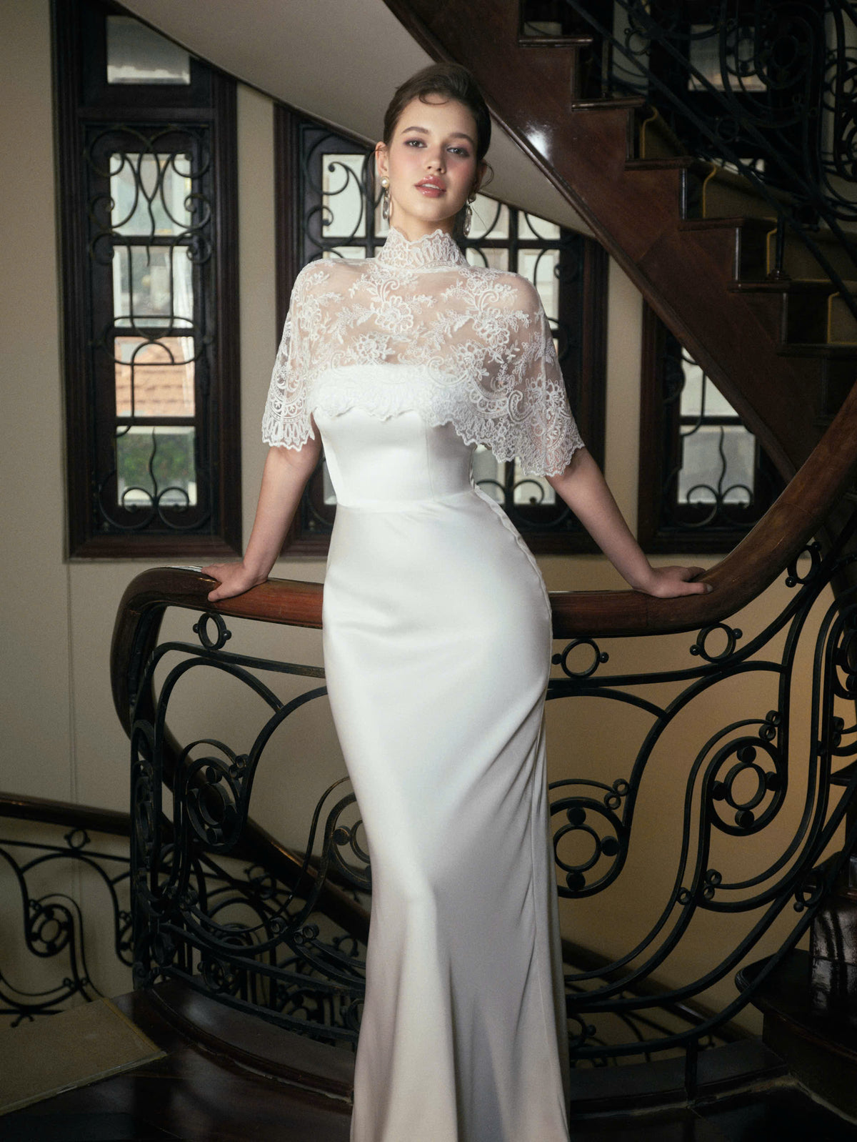 ELIA LACE CAPE