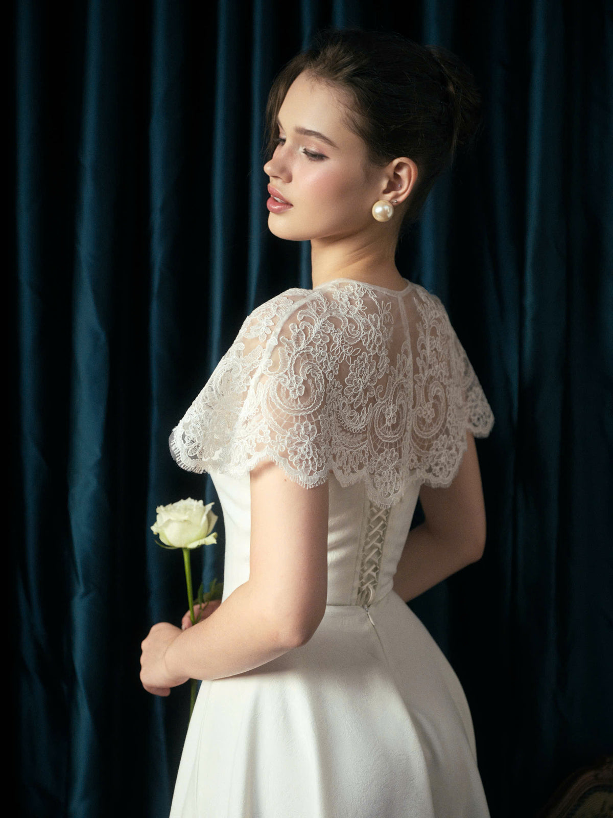 ANYA LACE CAPE