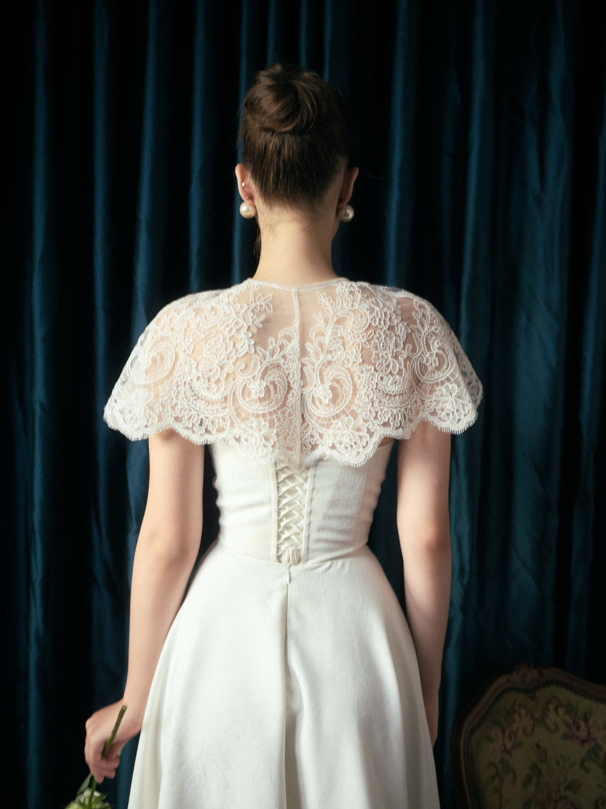 ANYA LACE CAPE