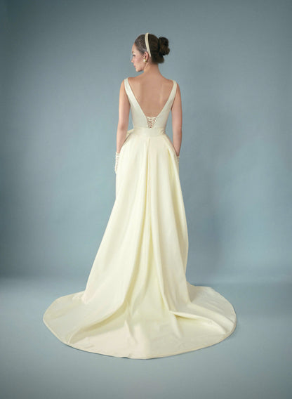 JOLLIE GOWN