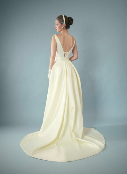JOLLIE GOWN