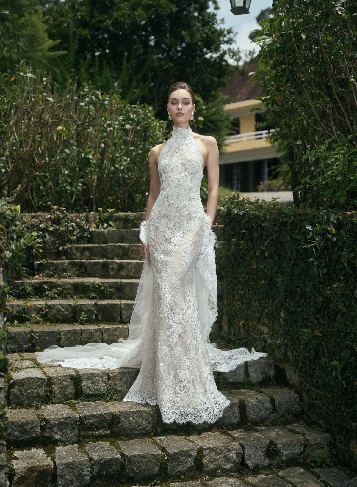AMOUR LACE GOWN