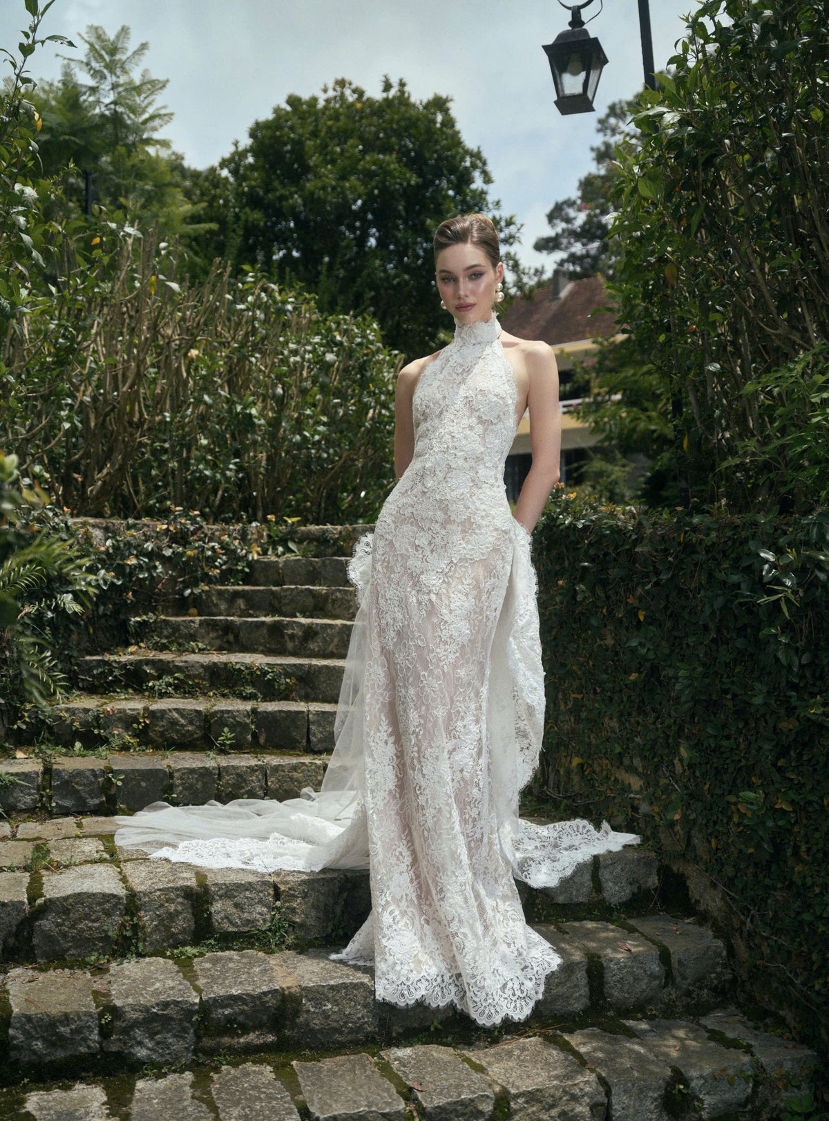 AMOUR LACE GOWN