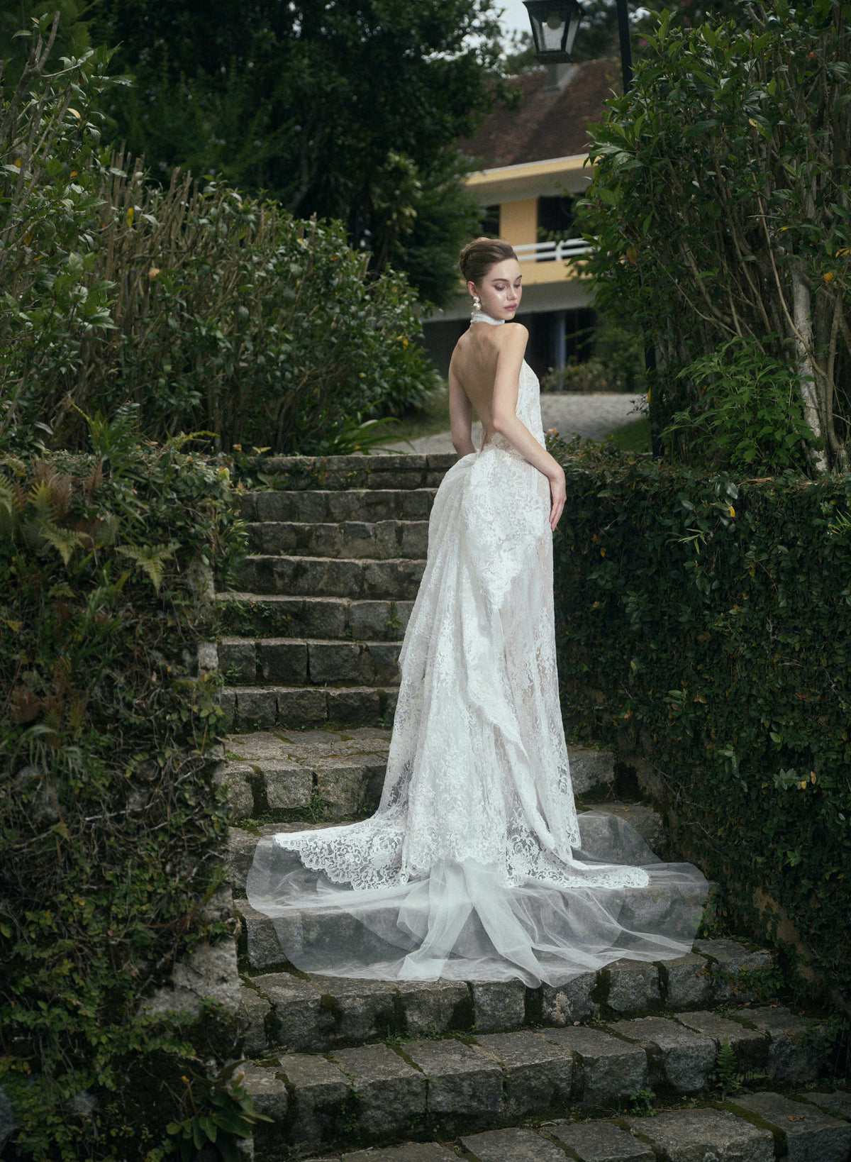 AMOUR LACE GOWN