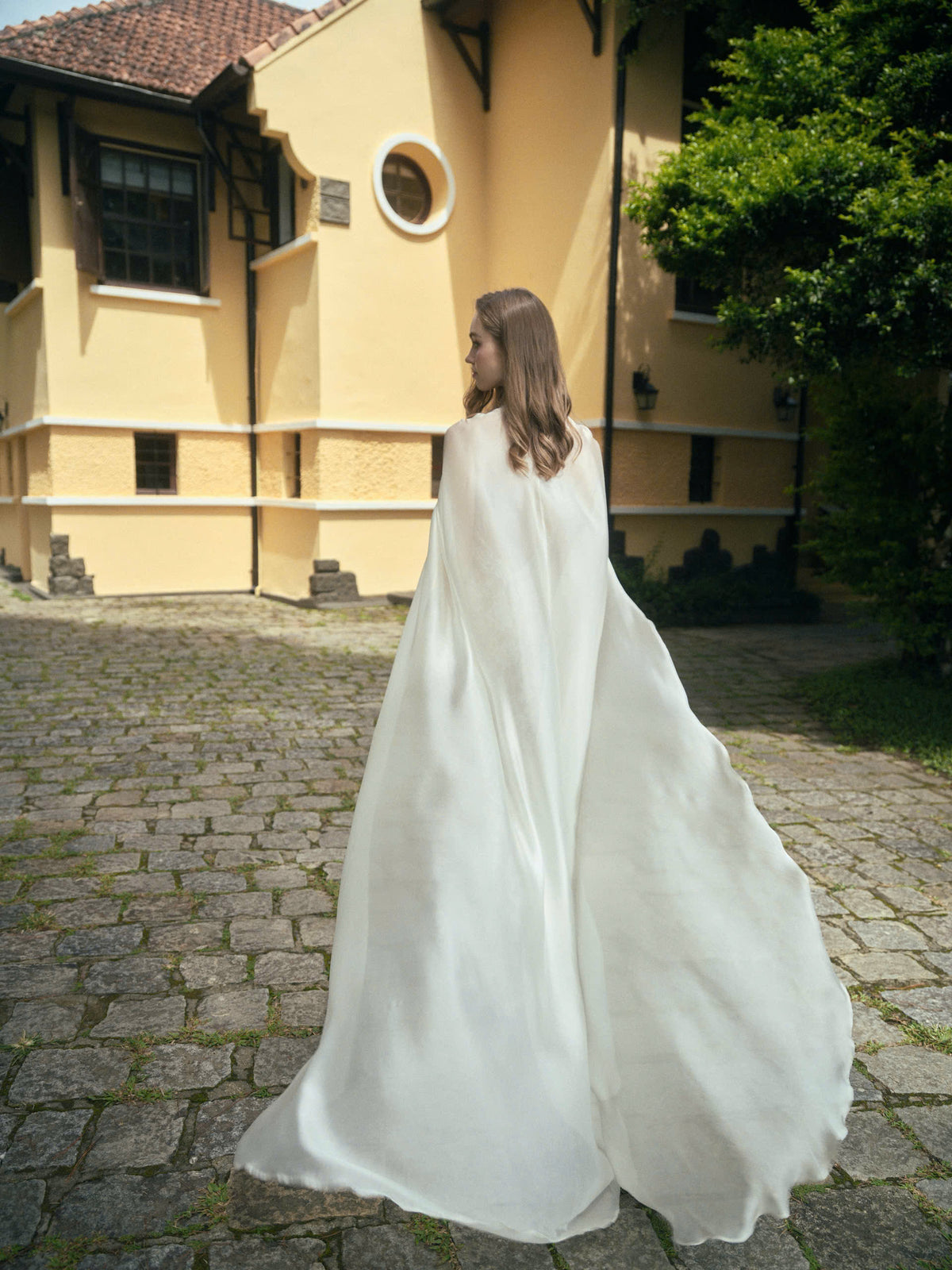 LA ROSEE LACE DRESS & LUNE CLOAK