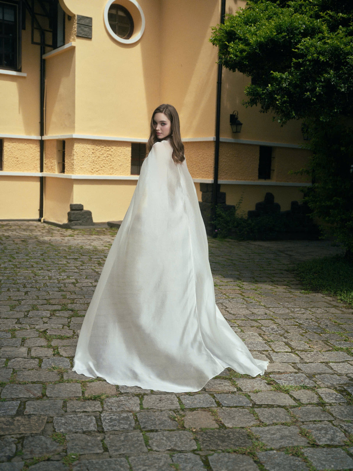 LA ROSEE LACE DRESS & LUNE CLOAK
