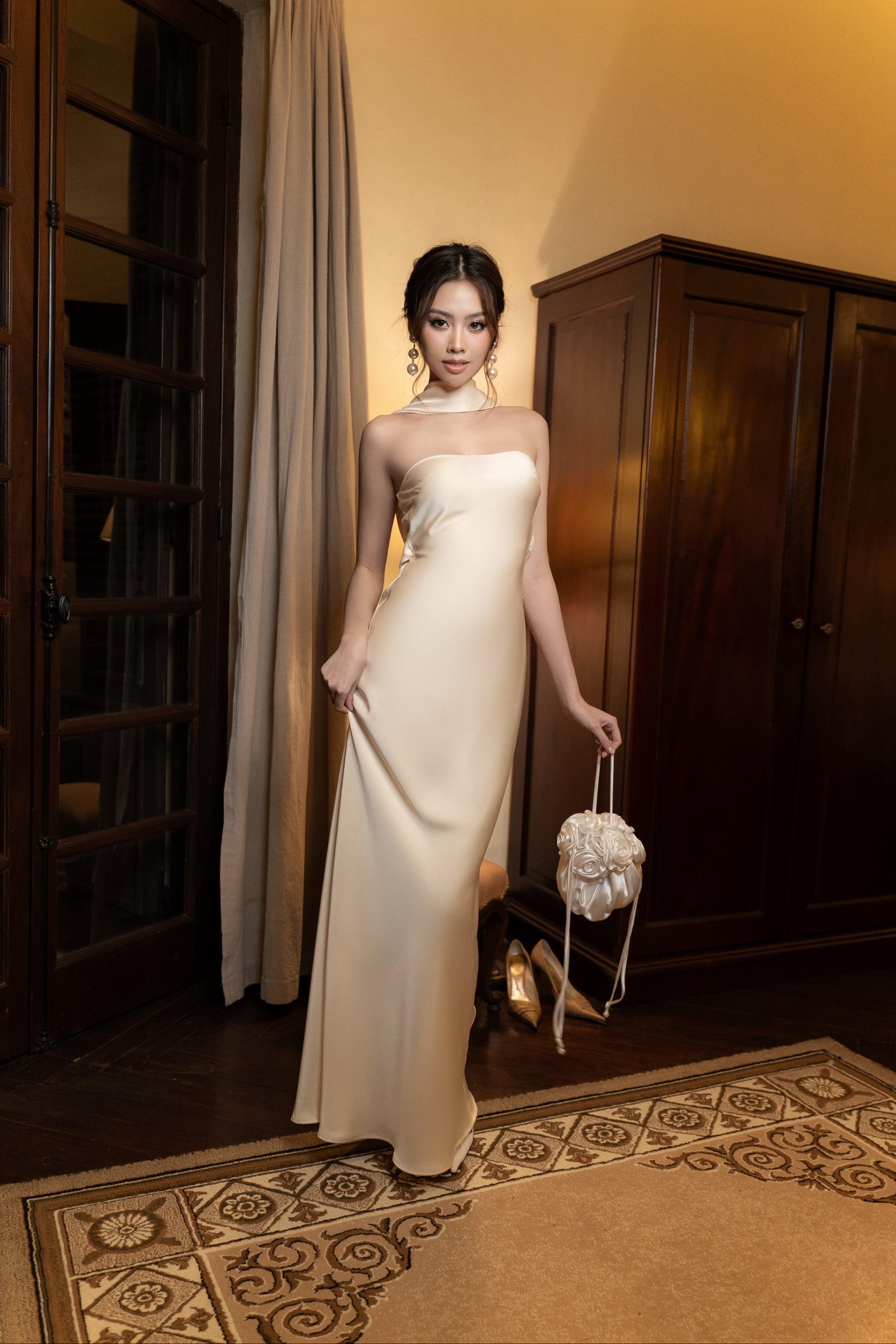 della silk dress VD Kisserine Della Silk Black Gown GlamEdge Dress & Gown