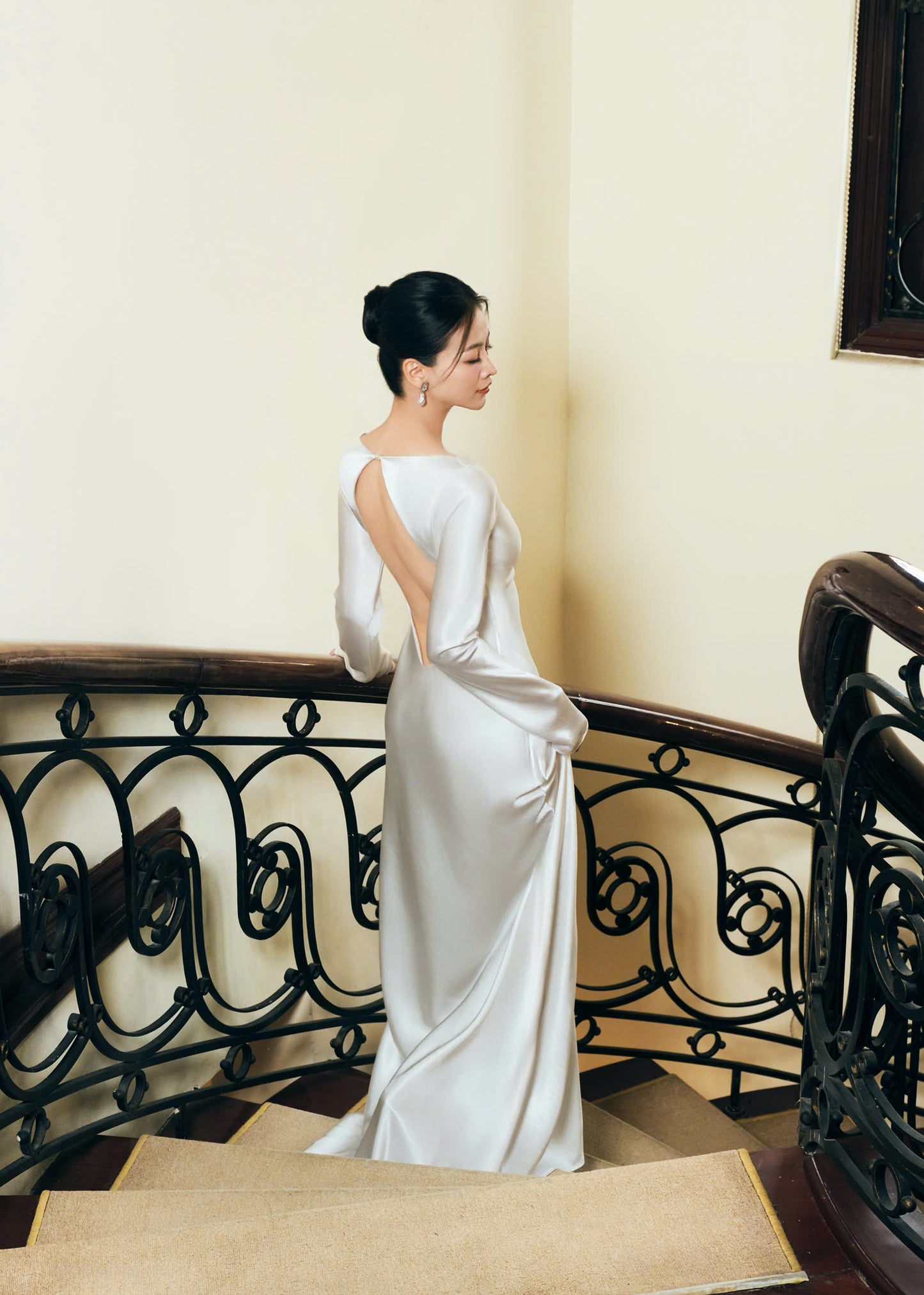 SOLIRA GOWN